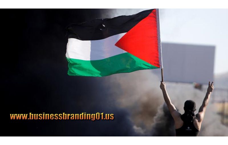 Polisi Inggris Tangkap Orang yang Kibarkan Bendera Palestina