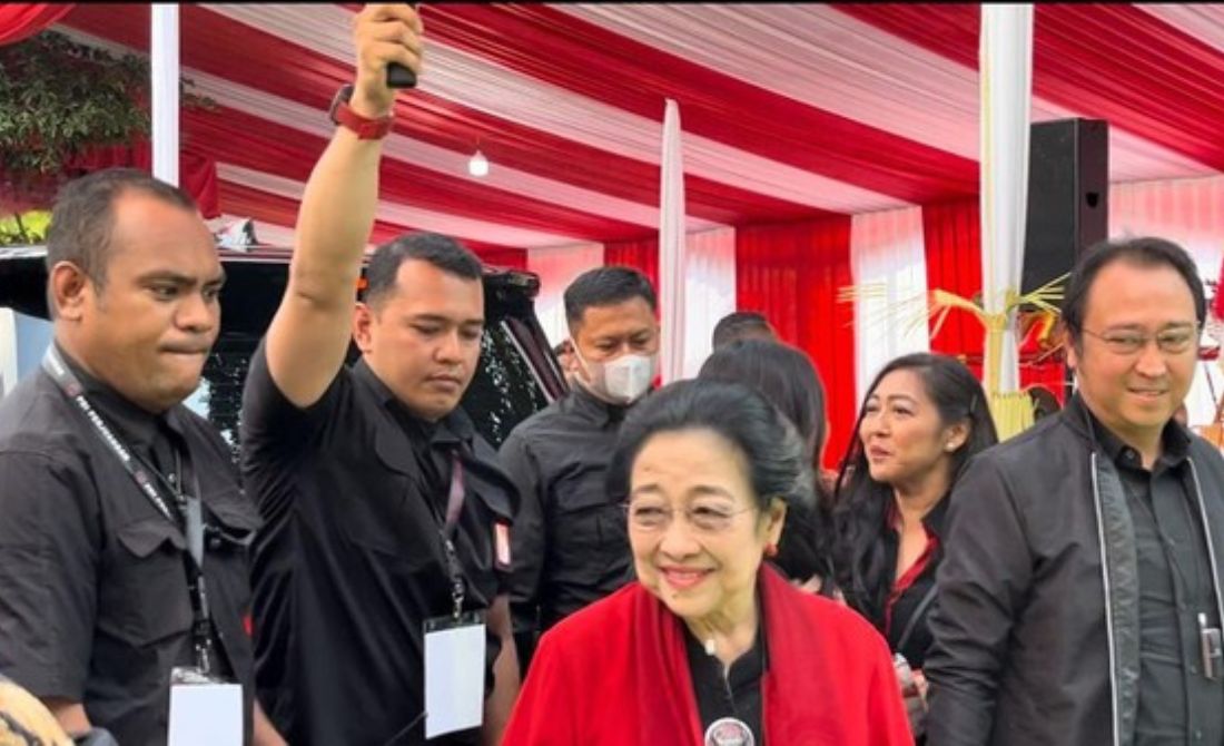 Megawati Ditemani Prananda Tiba di Arena HUT ke-51 PDIP