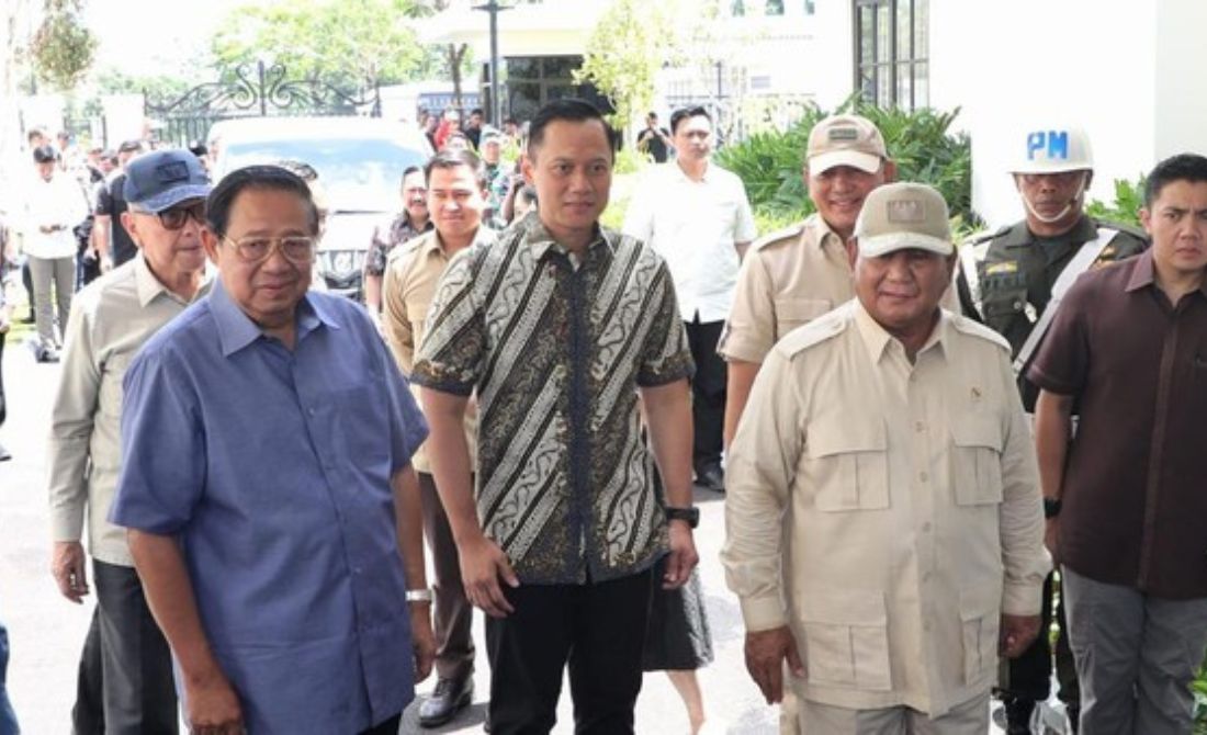 Prabowo Tiba di Pacitan Disambut Oleh SBY, AHY dan EBY