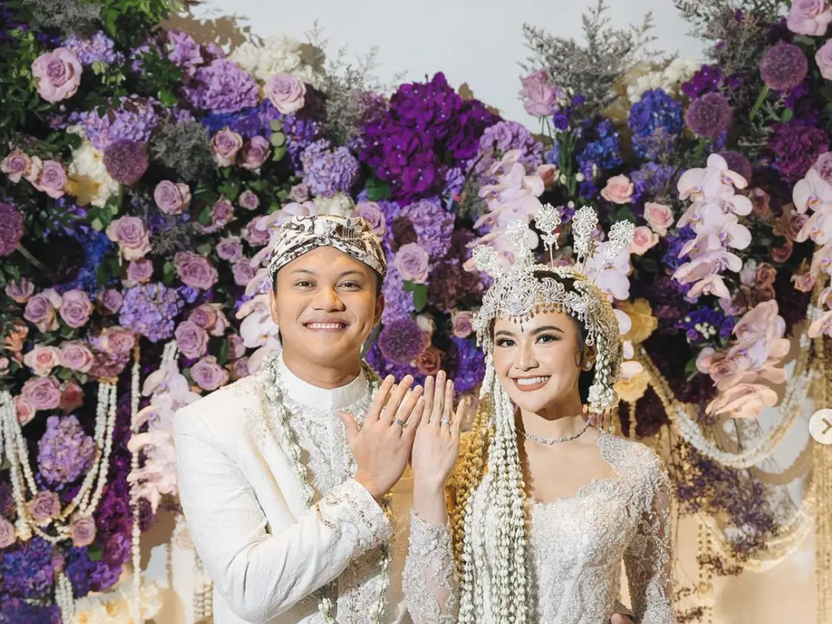 Rizky Febian dan Mahalini Pamer Cincin Kawin Serta Buku Nikah