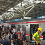 Cerita Pekerja Kaget KRL Mulai Penuh Saat Libur Lebaran