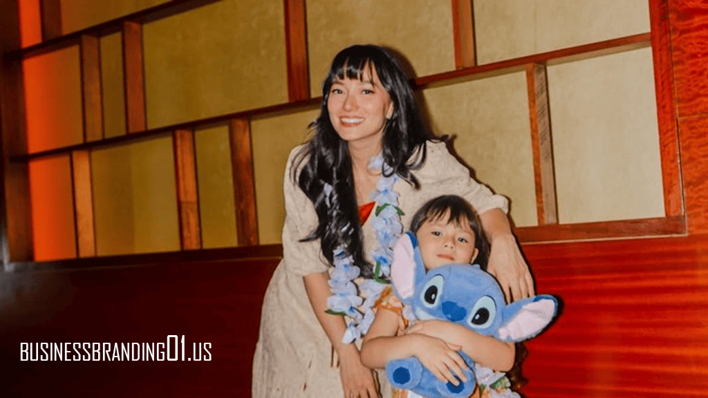 Momen Seru Asmirandah Quality Time Bareng Anak ke Bioskop